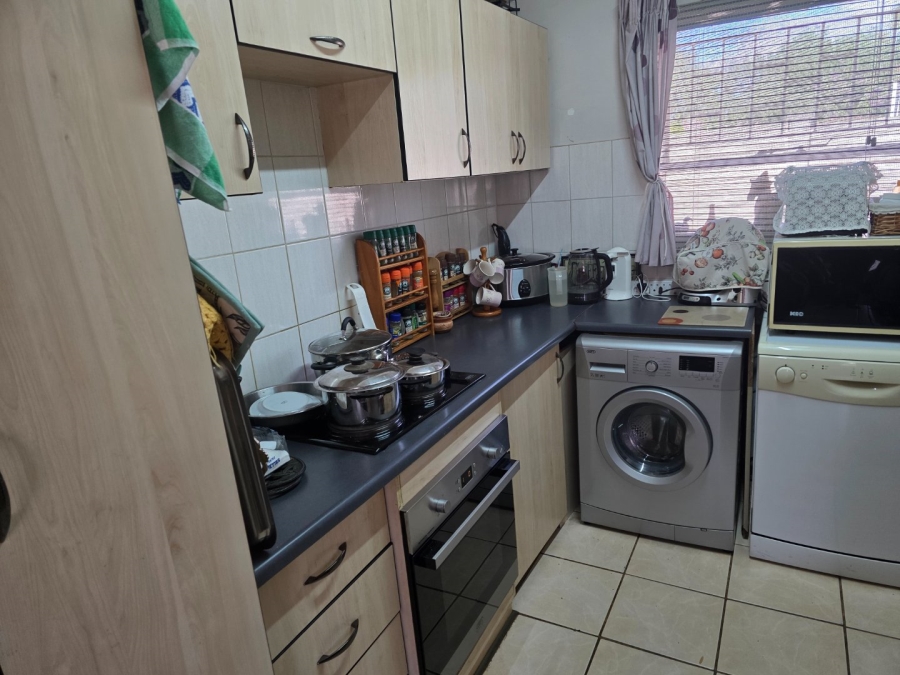 2 Bedroom Property for Sale in Langenhovenpark Free State
